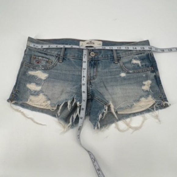 Hollister Women's Distressed Frayed Hem Jean Shorts Size w3/26 - Picture 5 of 12